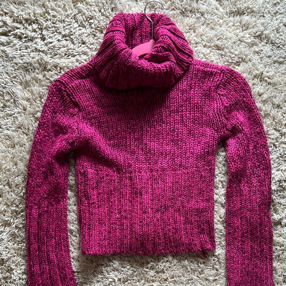 pink knit turtleneck - Picture 2 of 3